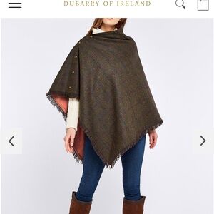 Like new Dubarry of Ireland tweed cape. Color - Hemlock. One size fits most.